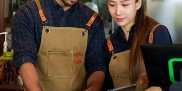 Hotel Waiters/Waitress Jobs Available in the UK: Requirements, Application Process, Salaries, and Visa Opportunities for foreign Workers